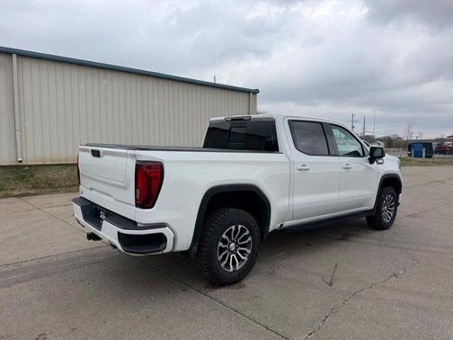 Summit White 2022 GMC Sierra 1500 AT4