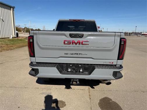 2024 GMC Sierra 2500 AT4