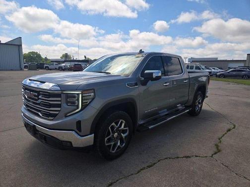 Sterling Metallic 2024 GMC Sierra 1500 SLT