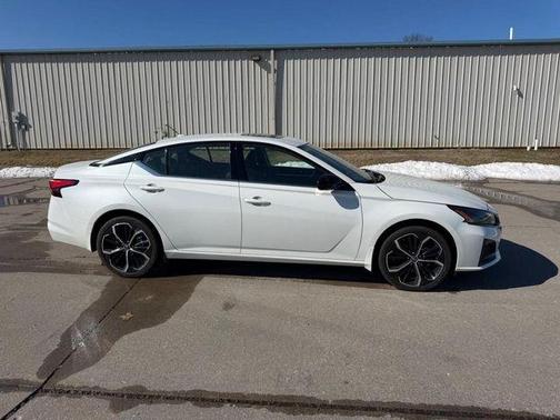 2024 Nissan Altima SR Intelligent AWD