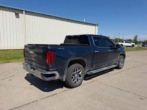 Pacific Blue Metallic 2023 GMC Sierra 1500 SLT
