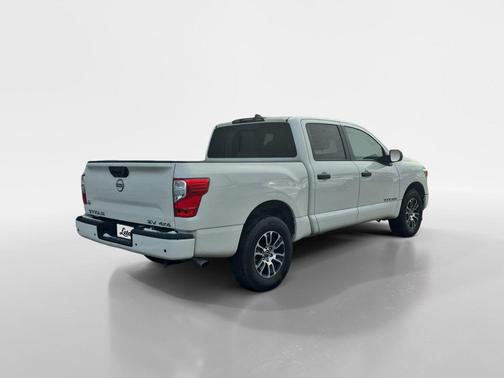 2023 Nissan Titan SV