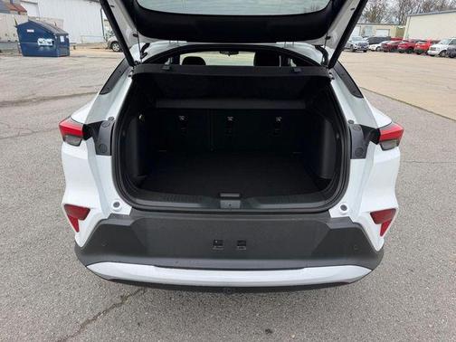 Summit White 2026 Buick Envista Preferred FWD