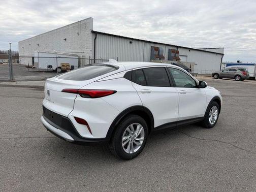 Summit White 2026 Buick Envista Preferred FWD