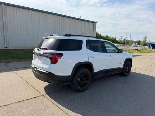 Summit White 2023 GMC Acadia AWD AT4