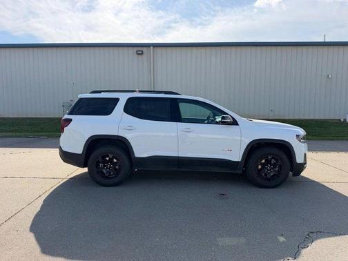 Summit White 2023 GMC Acadia AWD AT4