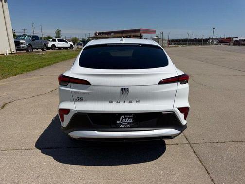 Summit White 2026 Buick Envista Preferred FWD