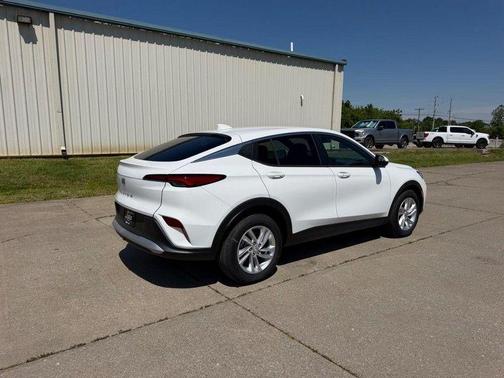 Summit White 2026 Buick Envista Preferred FWD