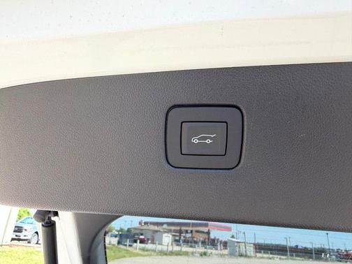 Summit White 2026 Buick Envista Preferred FWD