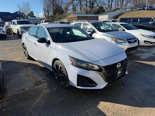 2023 Nissan Altima SR FWD