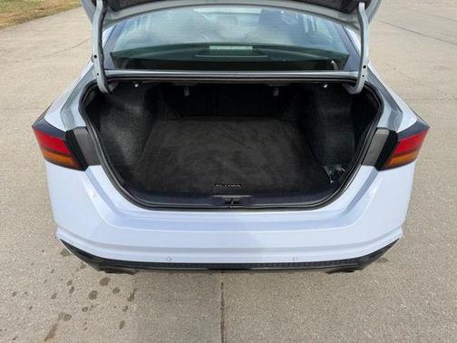 2023 Nissan Altima SR FWD