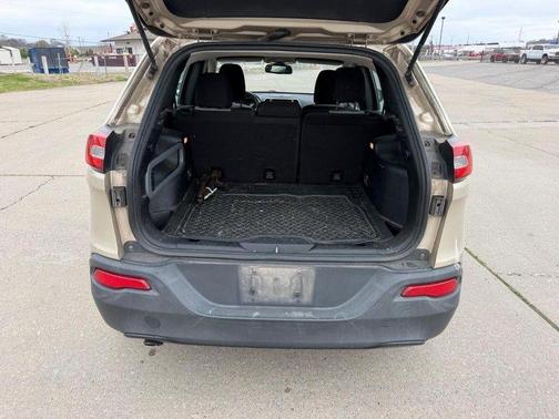 2014 Jeep Cherokee Sport