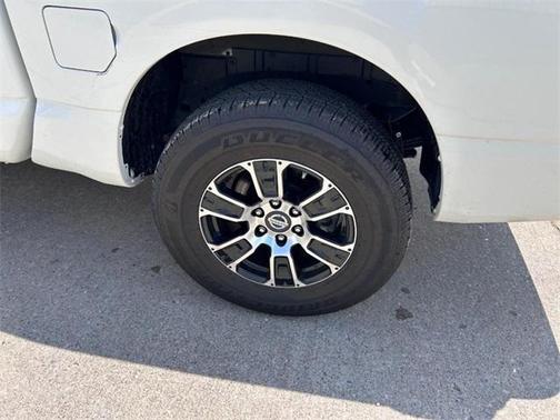 2023 Nissan Titan SV