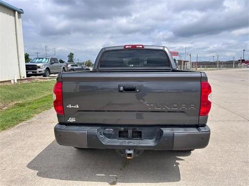 2018 Toyota Tundra SR5