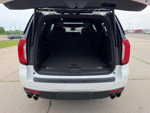 White Frost Tricoat 2023 GMC Yukon XL Denali