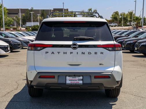 Everest White P 2026 Nissan Pathfinder SL