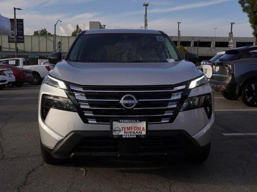 Brilliant Silver Metallic 2025 Nissan Rogue S
