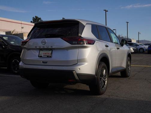 Brilliant Silver Metallic 2025 Nissan Rogue S