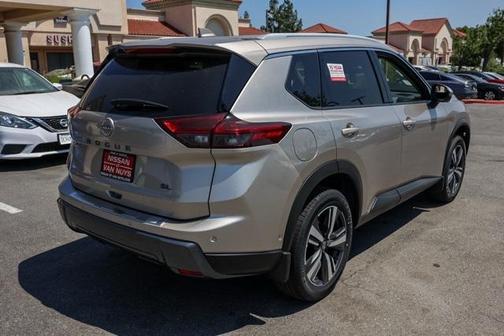 2025 Nissan Rogue SL