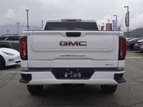 Summit White 2025 GMC Sierra 1500 SLT