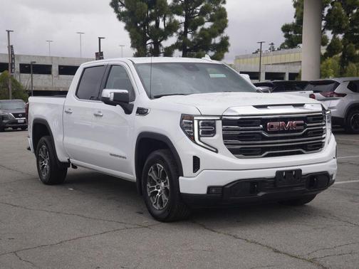 Summit White 2025 GMC Sierra 1500 SLT