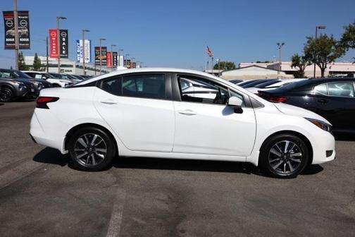 2025 Nissan Versa 1.6 SV