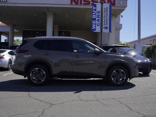 Baja Storm 2024 Nissan Rogue SV