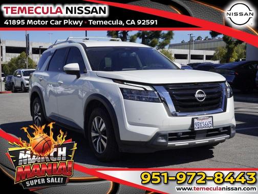 2022 Nissan Pathfinder SL
