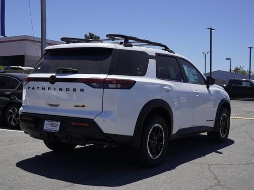 Everest White P 2026 Nissan Pathfinder Rock Creek