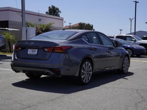 Gun Metallic 2026 Nissan Altima SV