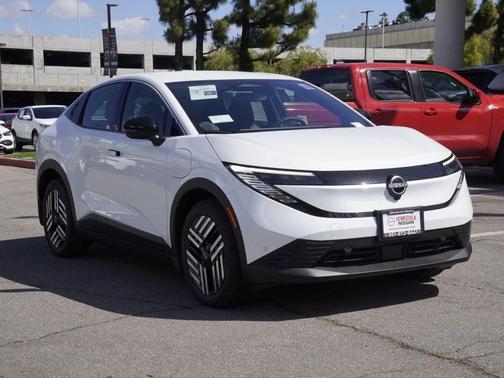 Everest White P 2026 Nissan Leaf SV+