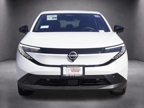 Everest White P 2026 Nissan Leaf SV+