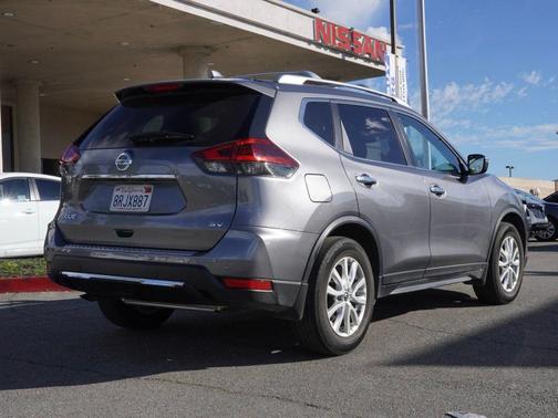 2020 Nissan Rogue SV