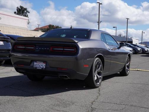 2018 Dodge Challenger SXT