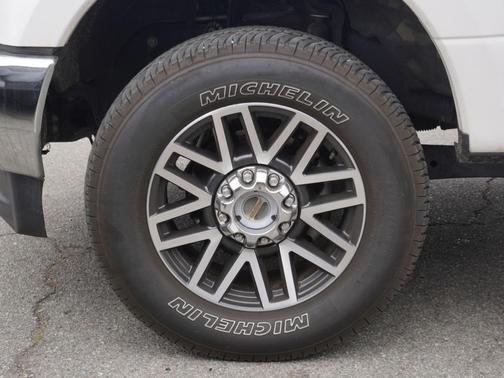 White Platinum Clearcoat Metallic 2019 Ford F-250 Lariat