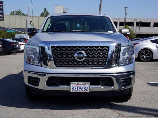 Brilliant Silver Metallic 2017 Nissan Titan SV