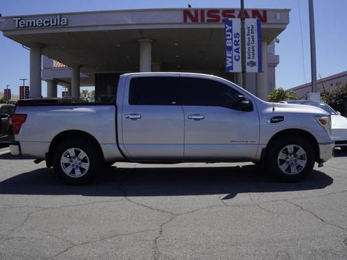 Brilliant Silver Metallic 2017 Nissan Titan SV