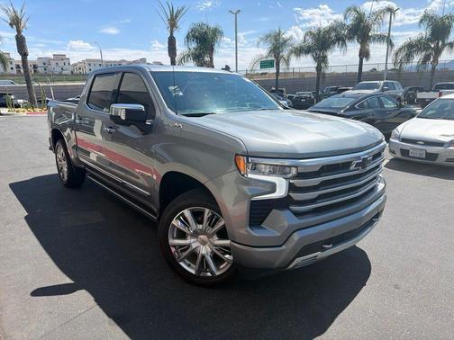 Sterling Gray Metallic 2024 Chevrolet Silverado 1500 High Country