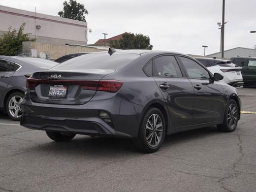 Gravity Gray 2022 Kia Forte LXS