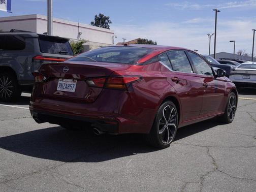 Scarlet Ember 2024 Nissan Altima 2.5 SR