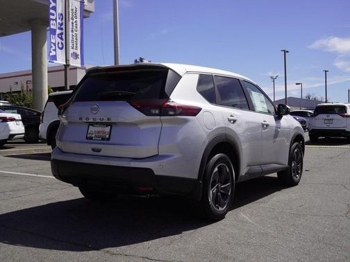 Brilliant Silver Metallic 2025 Nissan Rogue SV