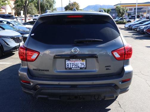 2019 Nissan Pathfinder SL