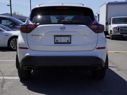 White 2019 Nissan Murano SL
