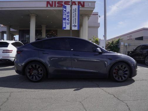 Midnight Silver Metallic 2022 Tesla Model Y Performance