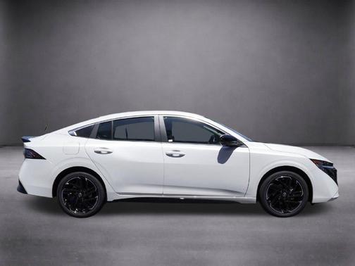 Aspen White 2026 Nissan Sentra SR