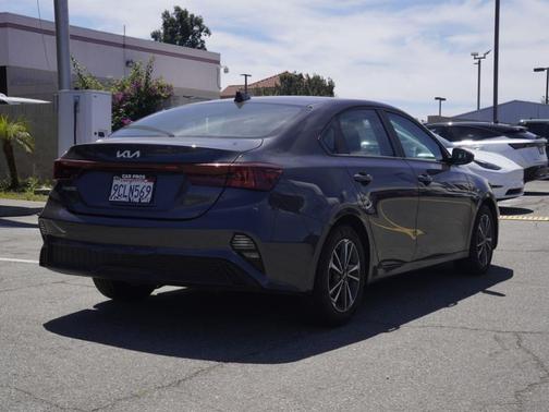 Gravity Gray 2023 Kia Forte LXS