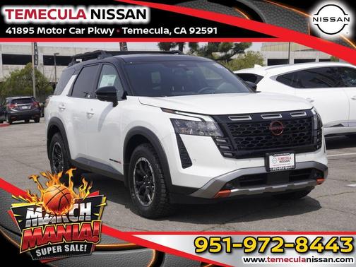 White / Black 2026 Nissan Pathfinder Rock Creek