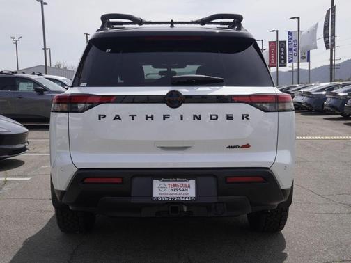 White / Black 2026 Nissan Pathfinder Rock Creek