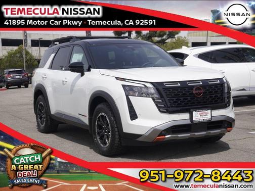 White / Black 2026 Nissan Pathfinder Rock Creek