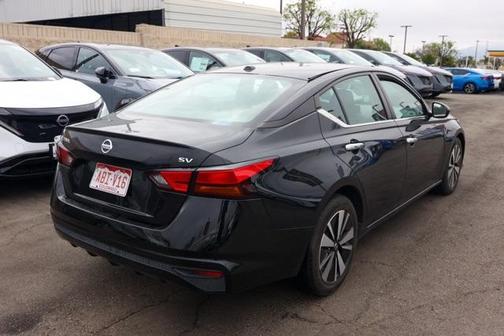 2022 Nissan Altima 2.5 SV